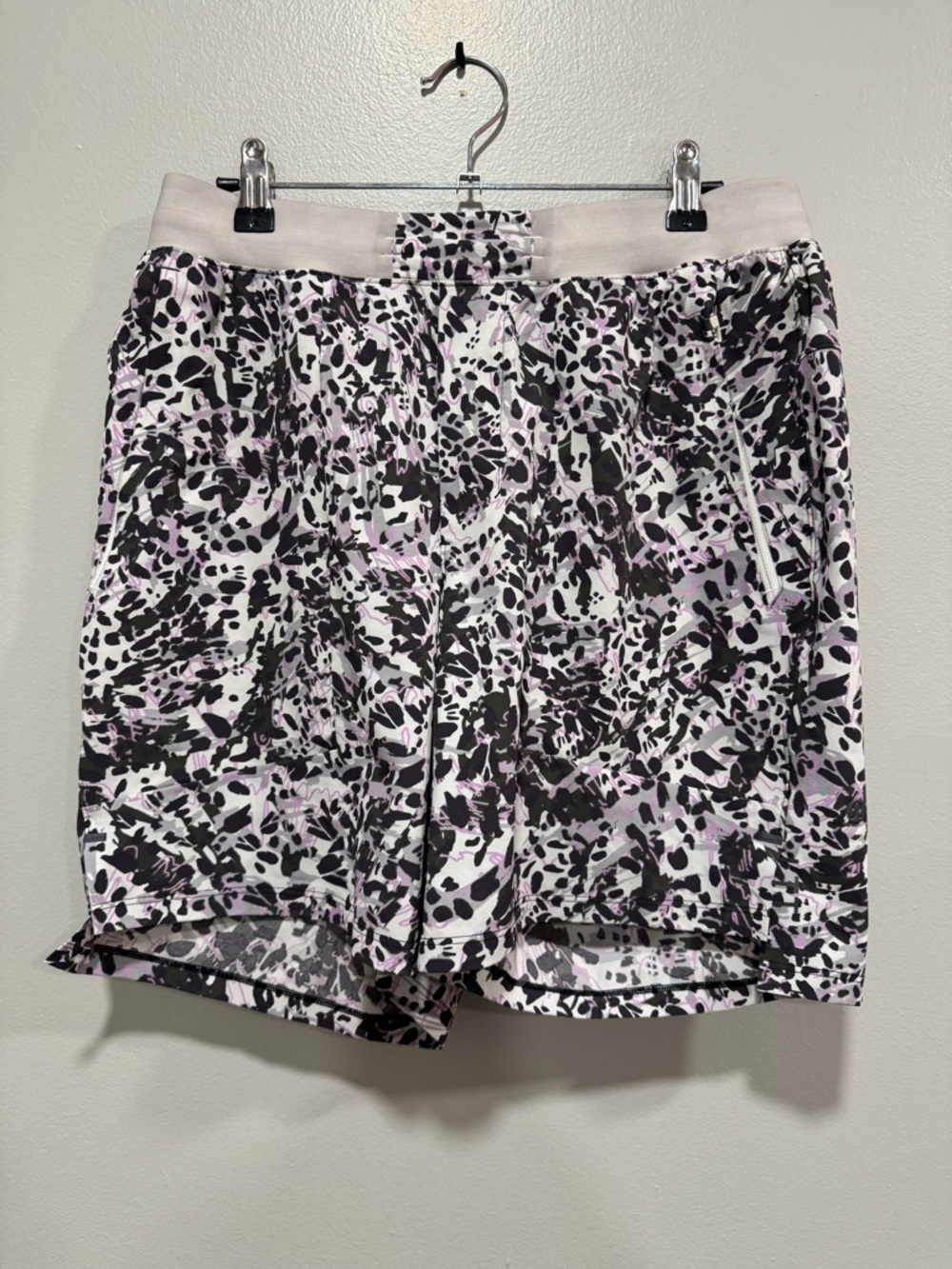 Lululemon License to Train Linerless Short 7” in Command Camo Vapor Multi Size M